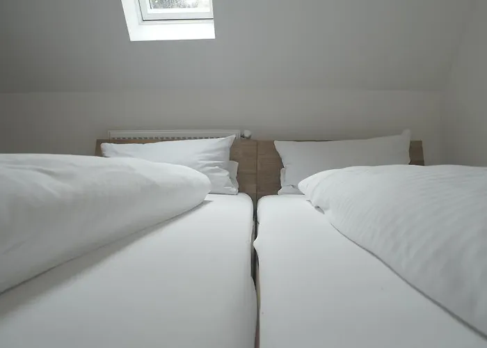 Faehrhaus ホテル ヴァルツフート＝ティンゲン